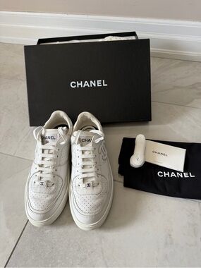 CHANEL Cream White Leather Platform Sneakers